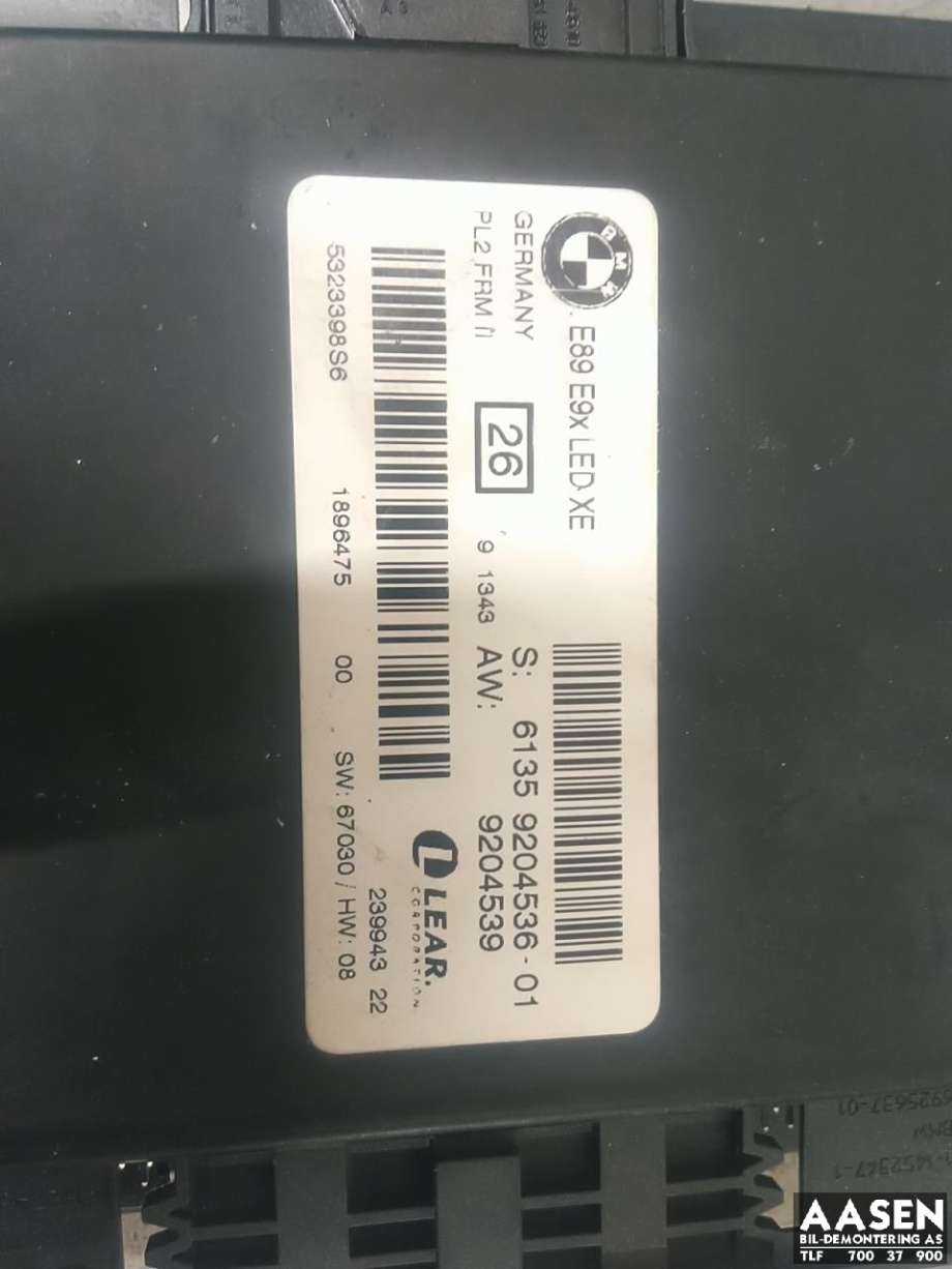 Styreenhet (FRM - Footwell Module) til BMW 3-Serie 2005-2011 (E90/E91/E92/E93) (E90/E91/E92/E93) (61 35 6 827 064|)