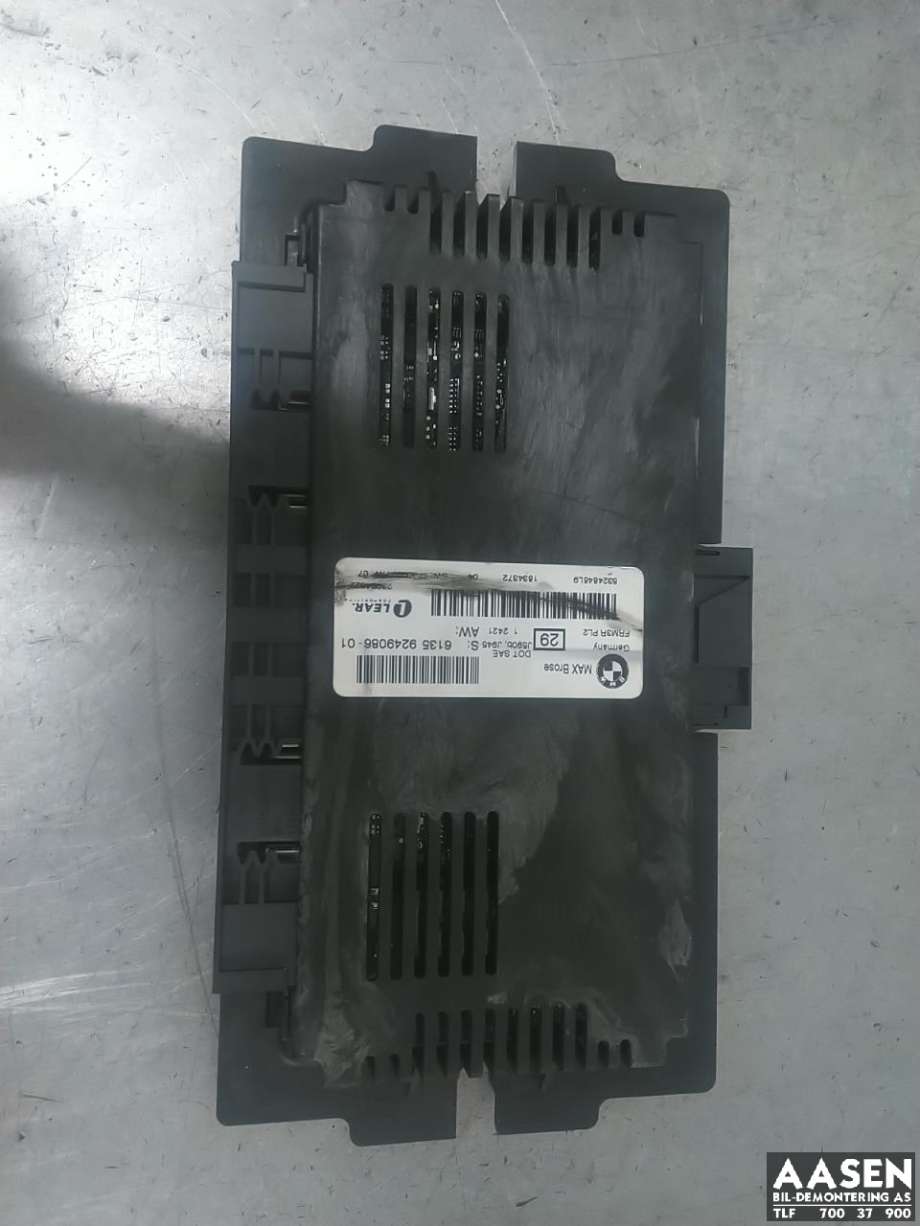 Styreenhet (FRM - Footwell Module) til BMW 3-Serie, 2005-2011 (E90/E91/E92/E93) (E90/E91/E92/E93) (61 35 6 827 064)