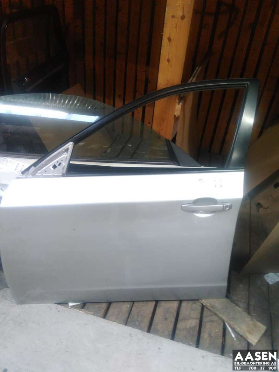 Dør venstre foran til Subaru Impreza 2008-2012 (Type III)  