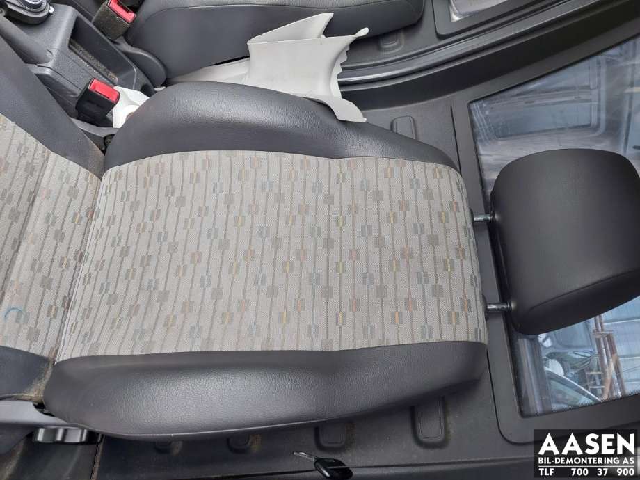 Sete foran venstre til VW Caddy 2010-2015 (Type III, Fase 2)  