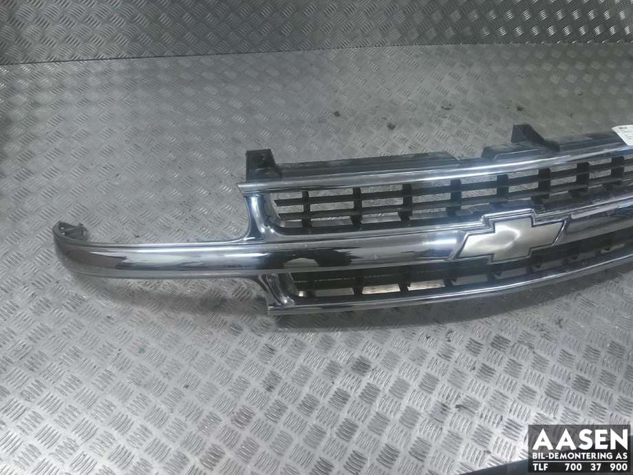 Grill til Chevrolet Tahoe, 2001-2005 (Type II)