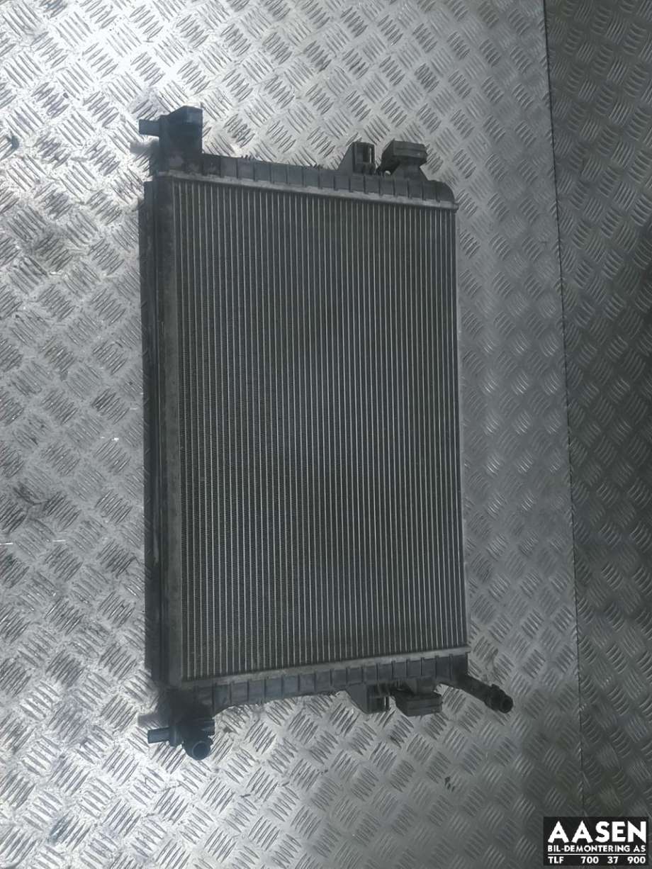 Radiator (manuell gir) til VW Caddy, 2020-->> (Type IV) (5Q0 121 251 HS)