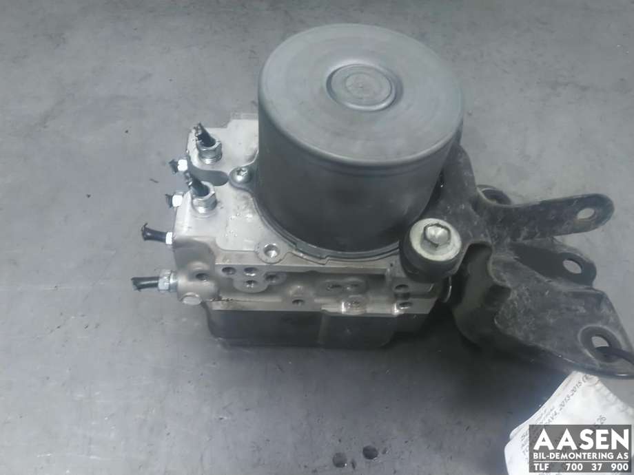 ABS sentral til Toyota RAV4, 2013-2015 (Type IV, Fase 1)  (4405042701)