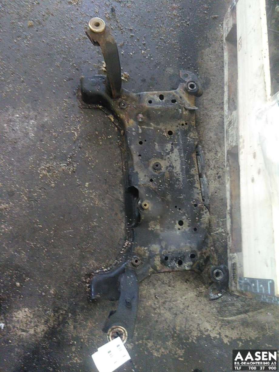 Travers foran hoved til Ford Focus, 2011-2014 (Type III, Fase 1)