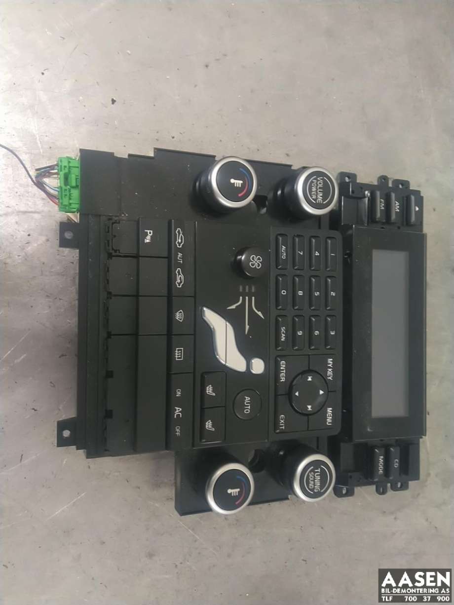 Bilstereo betjeningspanel til Volvo V70 2007-2013 (Type III, Fase 1)