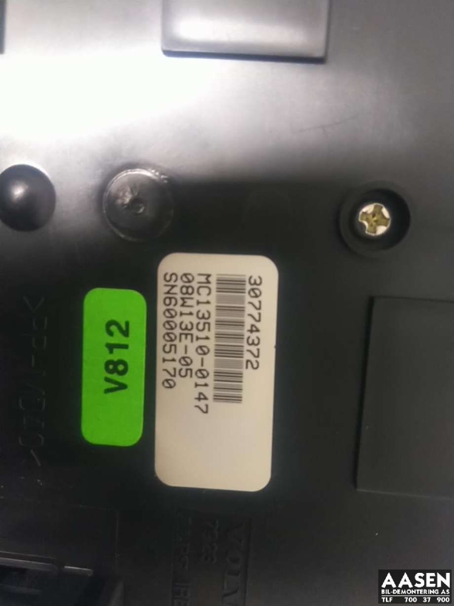 Bilstereo betjeningspanel til Volvo V70 2007-2013 (Type III, Fase 1)