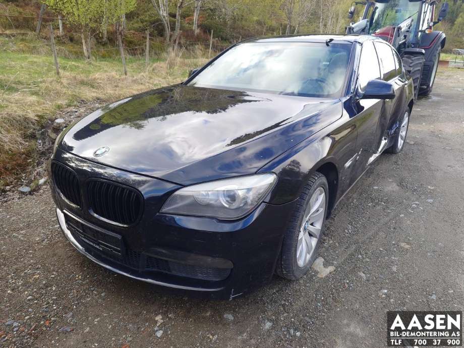 Støtfanger foran til BMW 7-Serie, 2009-2015 (F01/F02/F03/F04) (F01/F02/F03/F04) (51 11 8 049 636)