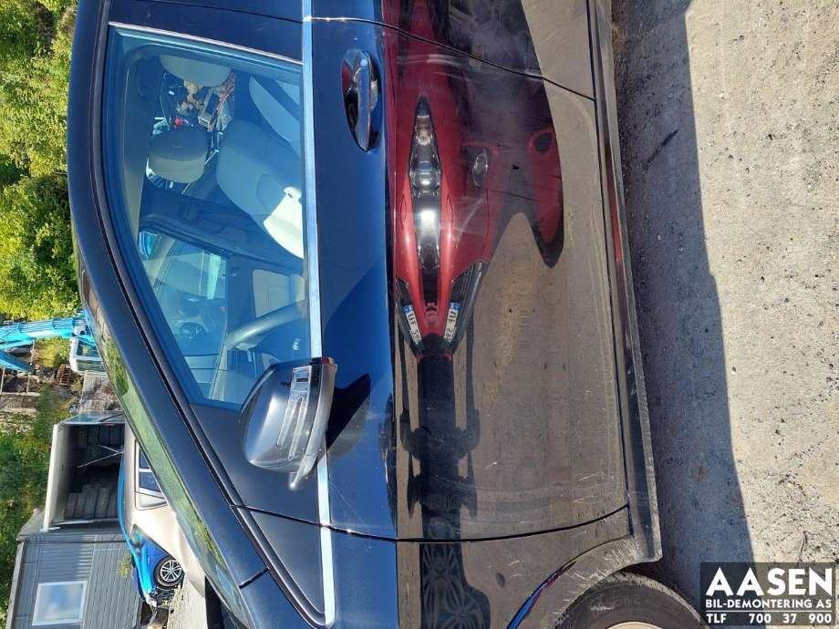 Dør venstre foran til Mercedes B-Klasse, electric drive, 2014-2018 (W242) (W242) (A 246 720 01 05)