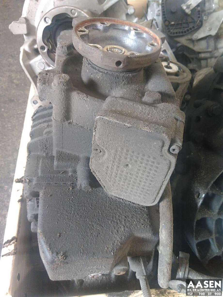 Kardang klokke bak til VW Transporter / Caravelle 2003-2009 (Fase 1) (T5) (T5)
