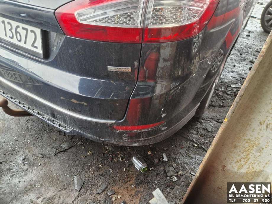 Støtfanger bak stasjonsvogn til Ford Mondeo 2011-2014 (Type IV, Fase 2) (1704621|1726322|)
