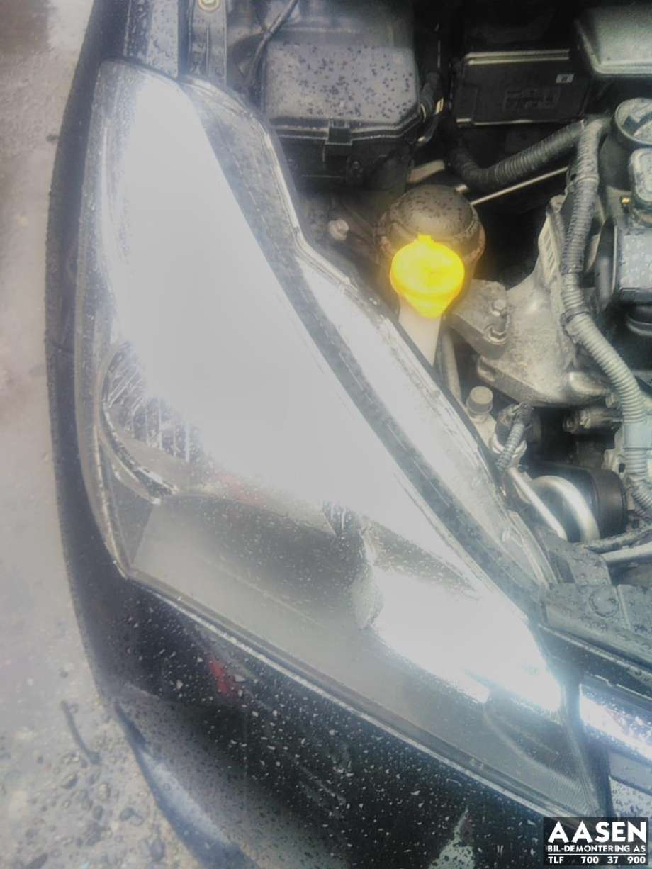 Frontlykt høyre halogen til Toyota Yaris 2014-2020 (Type III, Fase 2)  