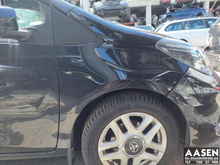 Skjerm høyre foran til Toyota Yaris, 2014-2020 (Type III, Fase 2)  (5381152390)