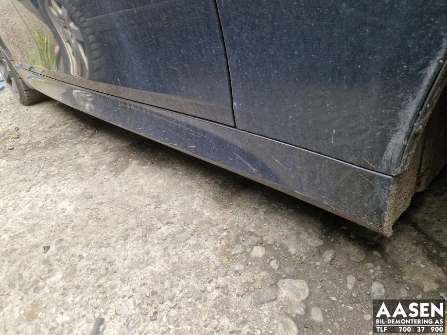 Kanalskjørt høyre til BMW 5-Serie 2003-2010 (E60/E61) (E60/E61) (51 77 7 178 126|)