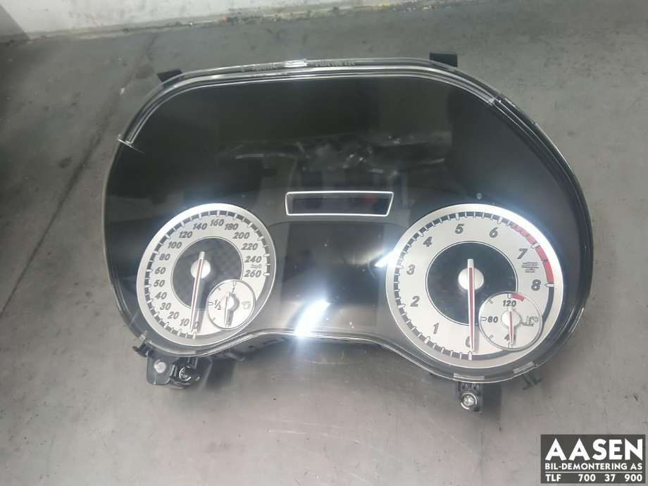 Instrumentpanel til Mercedes A-Klasse 2012-2018 (W176) (W176)