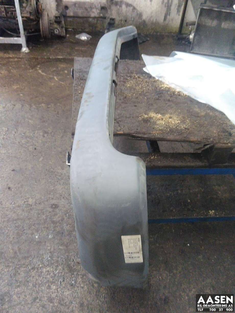 Støtfanger bak til Toyota Hiace, 2001-2006 (Fase 2)  (5215926070)