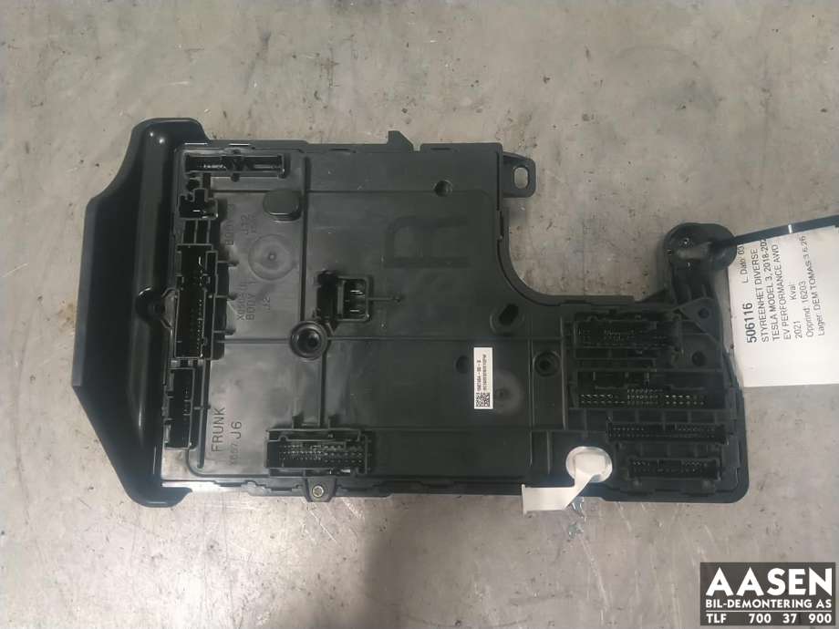 Styreenhet comfort (BCM) til Tesla Model 3, 2018-2023 (Fase 1) (1567454-00-B)
