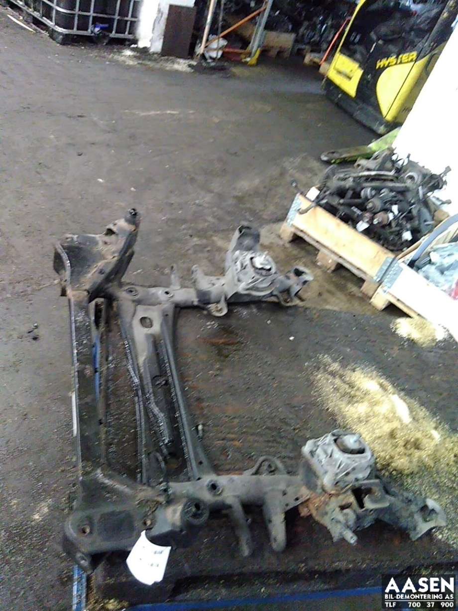 Travers foran hoved til BMW X3, 2010-2017 (F25) (F25)