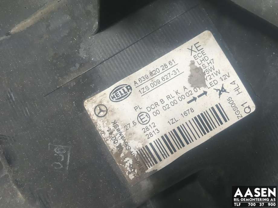 Frontlykt venstre halogen til Mercedes Vito/Viano 2010-2014 (Fase 2) (W639) (W639) (A 639 820 23 61|)