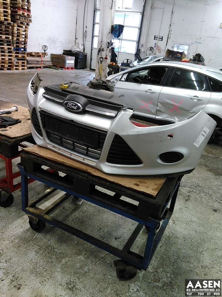 Støtfanger foran til Ford Focus 2014-2018 (Type III, Fase 2)