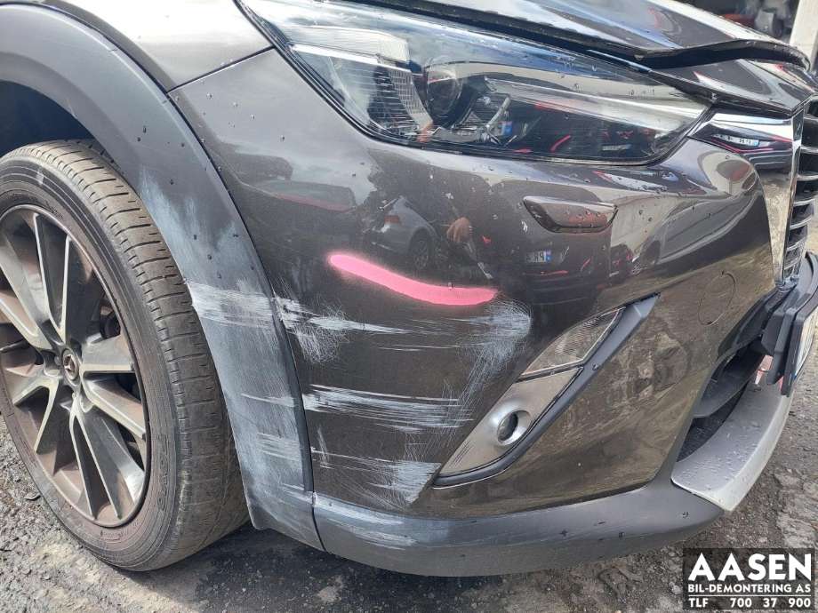 Støtfanger foran til Mazda CX-3, 2015-2022  (DD2F-50-031C-BB)