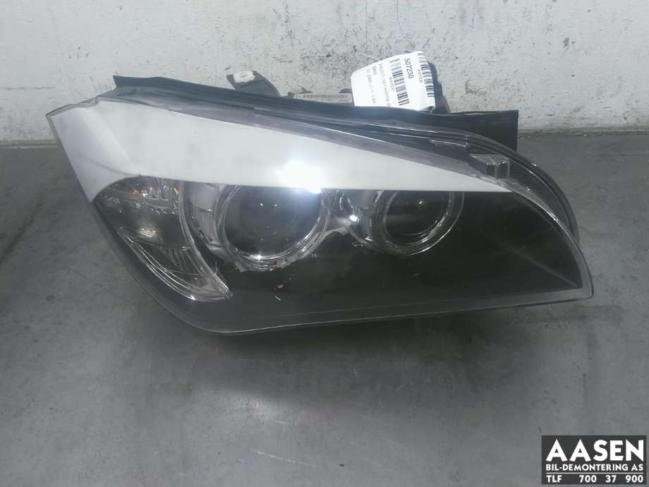 Frontlykt høyre xenon til BMW X1 2009-2015 (E84) (E84) (63 11 2 993 498|)