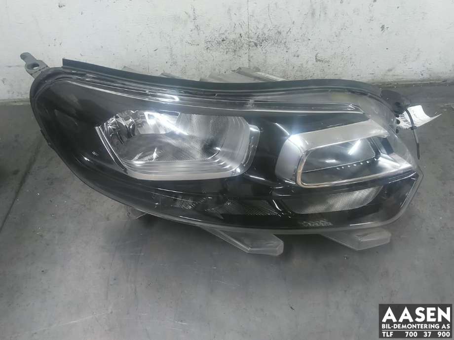 Frontlykt høyre halogen til Citroën Jumpy 2016-->> (Type III) (98 085 676 80|)