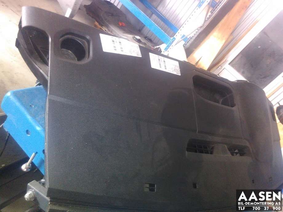 Dashbord polstring til Citroën Jumpy, 2016-->> (Type III) (98 081 684 ZD)