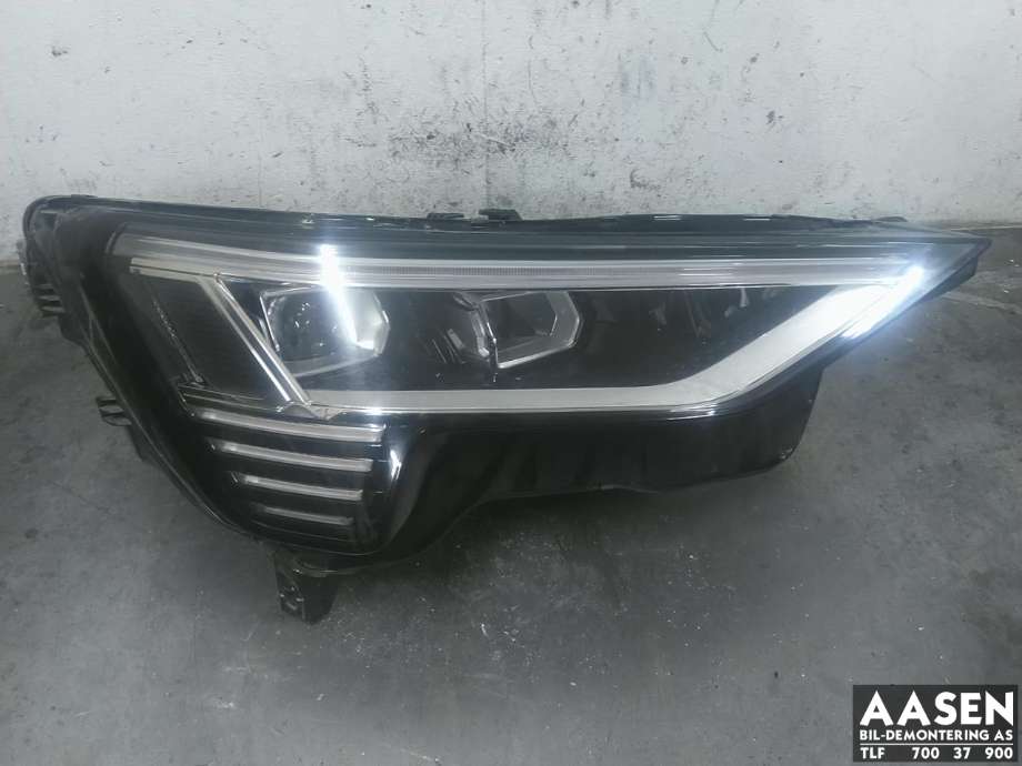 Frontlykt høyre full-LED til Audi e-tron, 2018-->>  