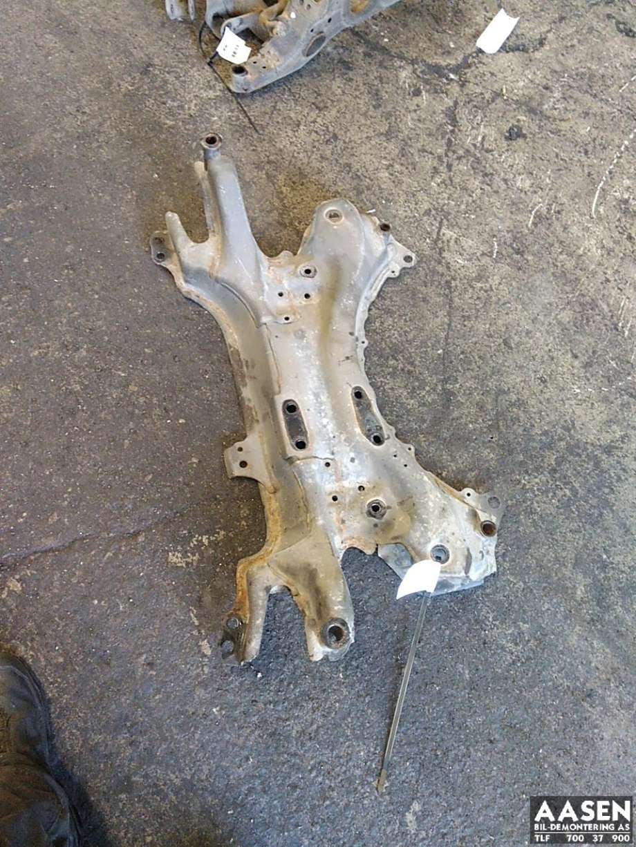 Travers foran hoved til Toyota RAV4 2013-2015 (Type IV, Fase 1)  