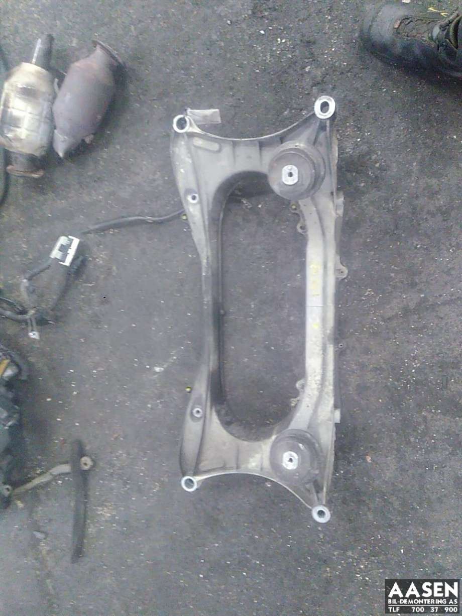 Travers foran hoved til Lexus IS, 2006-2013 (Type II) (XE20) (XE20)
