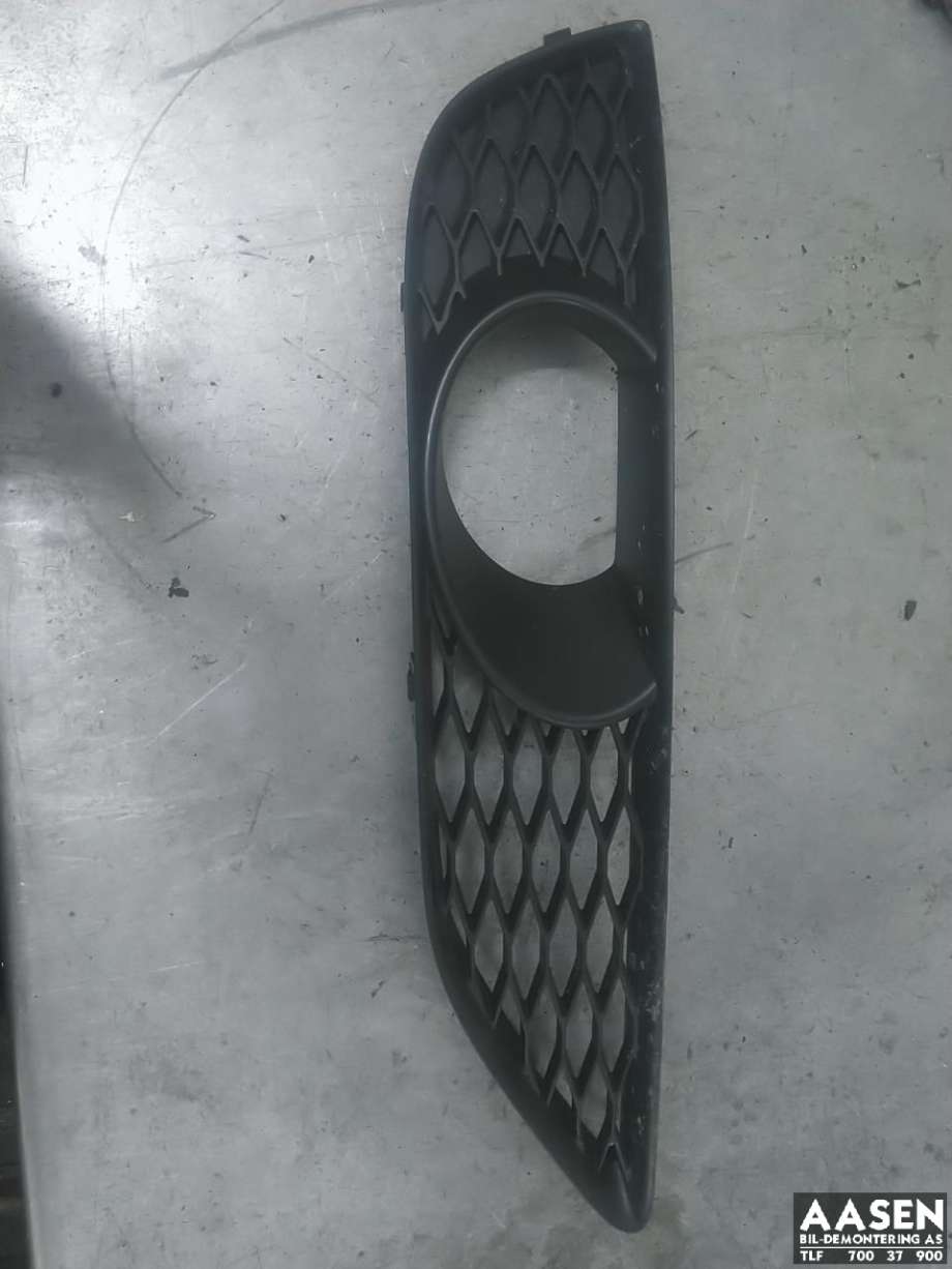Grill høyre til Audi Q7 2010-2015 (Type I, Fase 2)