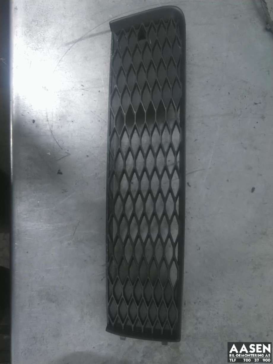 Grill høyre til Audi Q7 2010-2015 (Type I, Fase 2)