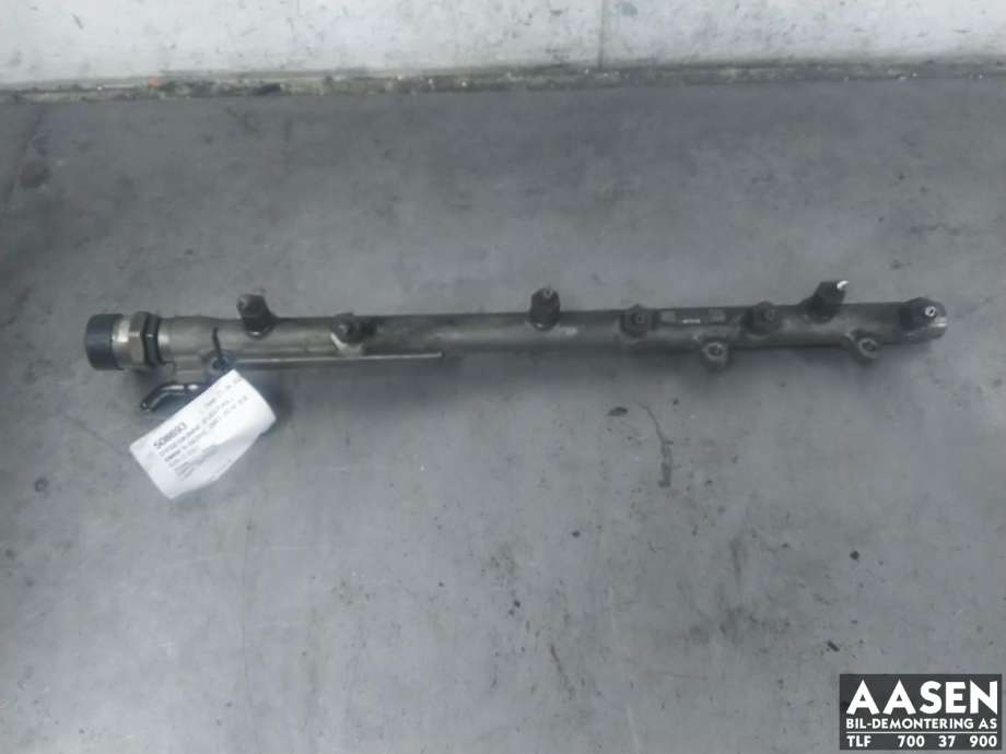 Dyseskinne (fuelrail) til BMW 5-Serie, 2003-2010 (E60/E61) (E60/E61) (13 53 7 805 728)