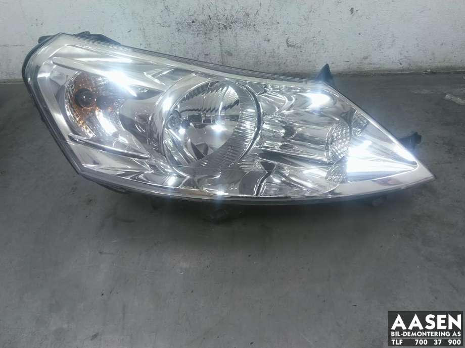 Frontlykt høyre halogen til Fiat Scudo, 2007-2017 (Type II)