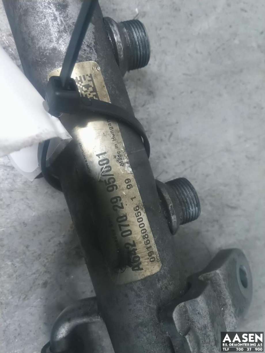 Dyseskinne (fuelrail) til Mercedes E-Klasse 2009-2013 (Fase 1) (W212) (W212) 