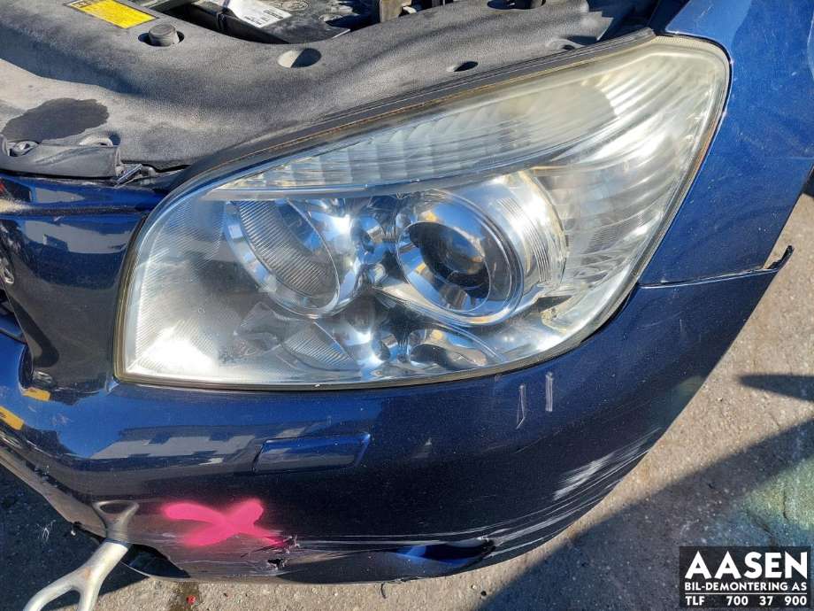 Frontlykt venstre halogen til Toyota RAV4, 2006-2009 (Type III, Fase 1)  (8117042311)