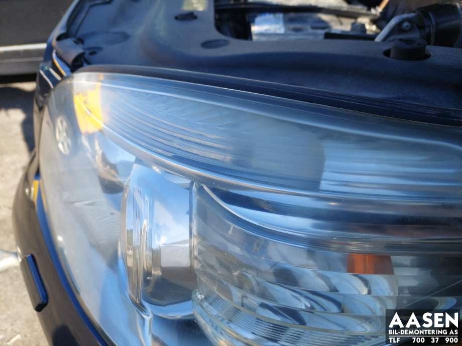 Frontlykt venstre halogen til Toyota RAV4 2006-2009 (Type III, Fase 1)  (8117042311|)