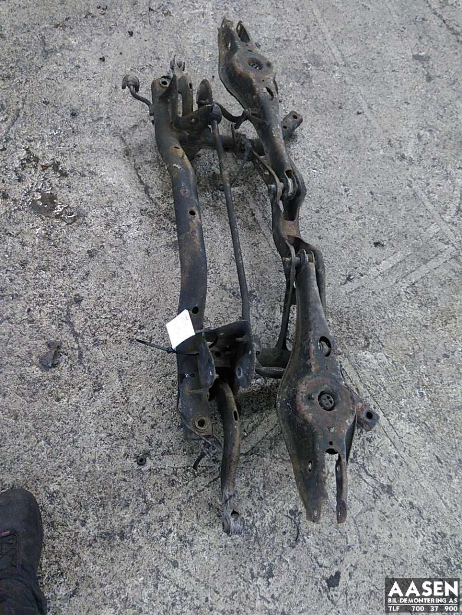 Travers bak til VW Golf VII, 2012-2017 (Fase 1)  (5Q0 505 315 G)