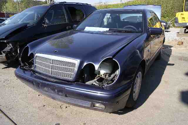Mercedes E-Klasse 1995-2000 (Fase 1) (W210) (W210), Motorkode: M111.970, Girkassekode: 