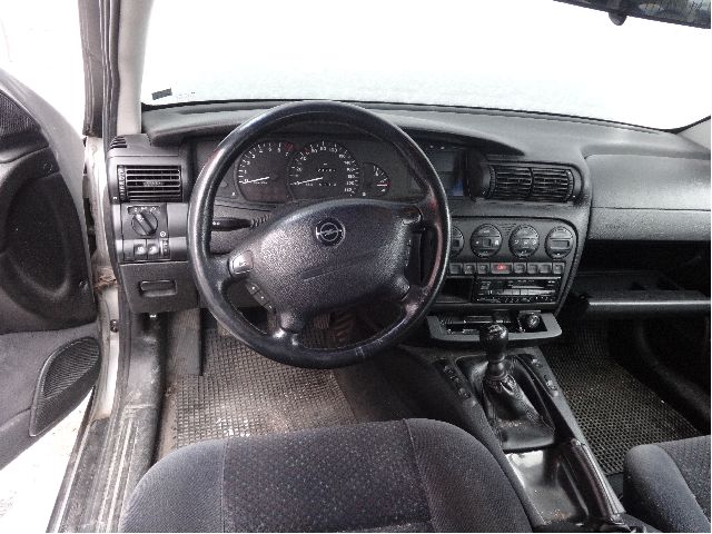 Opel Omega B 1994-1999 , Motorkode: X20XEV, Girkassekode: 