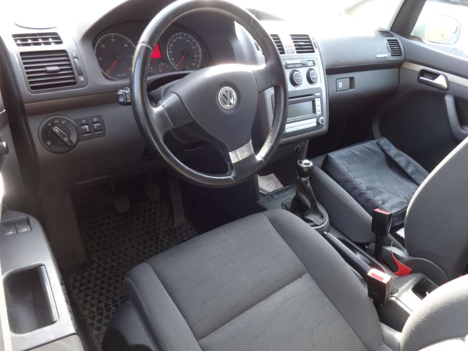 VW Touran 2007-2010 (Type I, Fase 2) , Motorkode: BLS;BXE, Girkassekode: JYK