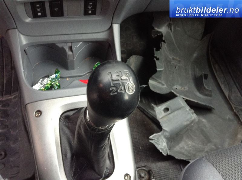 Toyota RAV4 2000-2006 (Type II) , Motorkode: 1AZ-FE, Girkassekode: E352F