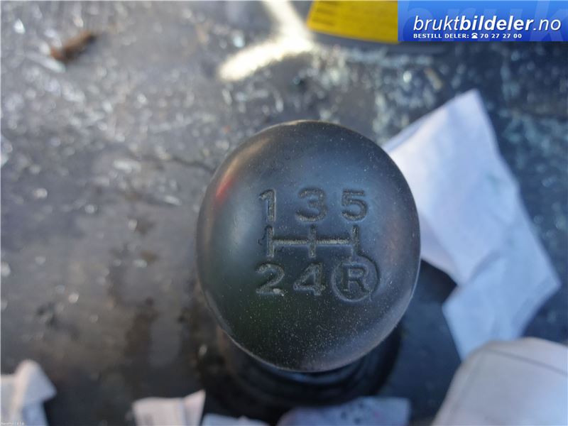 Toyota Hiace 2001-2006 (Fase 2) , Motorkode: 2KD-FTV, Girkassekode: R151