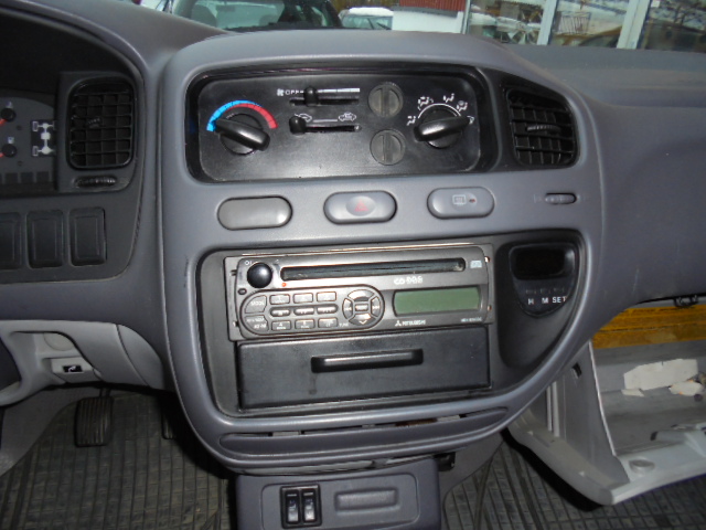 Mitsubishi L400 1997-2002 , Motorkode: 4D56, Girkassekode: V5M21-7-Q4