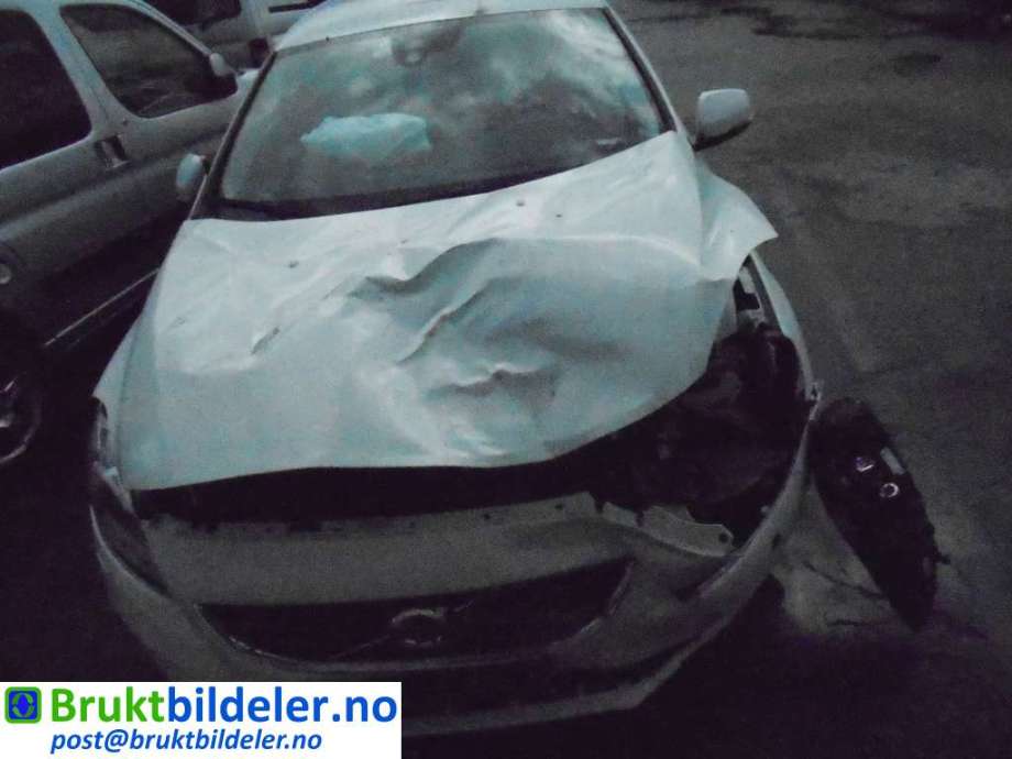 Volvo V40 2012-2019 , Motorkode: D4162T, Girkassekode: