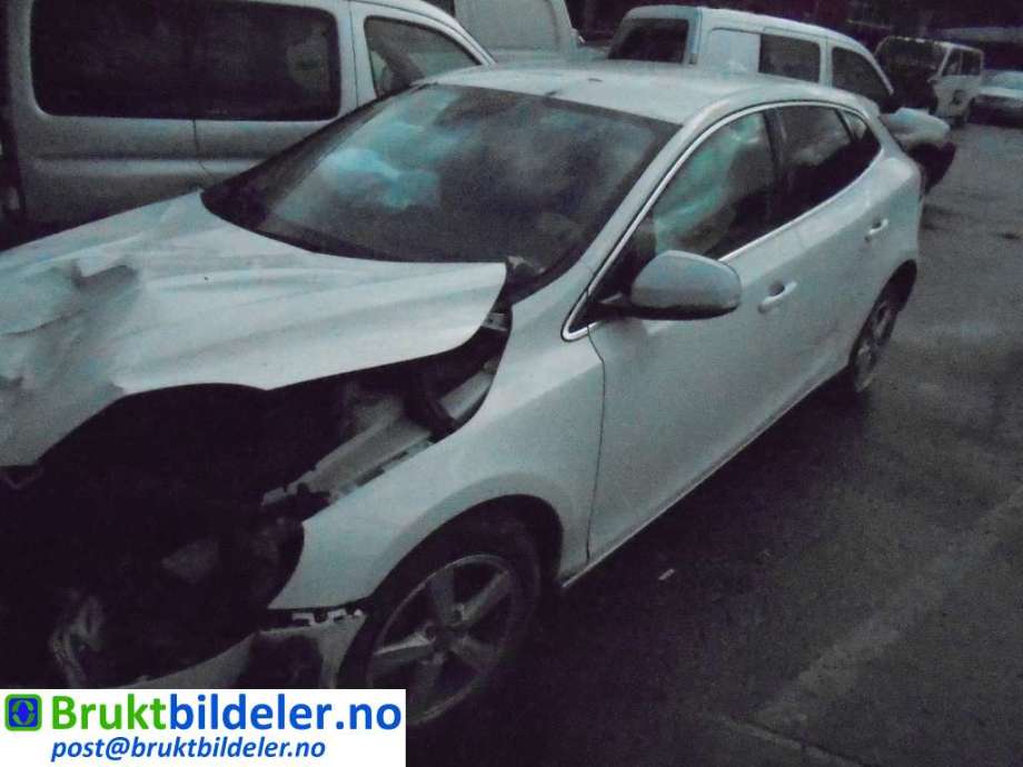 Volvo V40 2012-2019 , Motorkode: D4162T, Girkassekode: