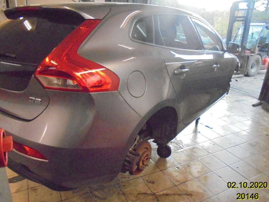 Volvo V40 2012-2019 , Motorkode: D4162T, Girkassekode: 