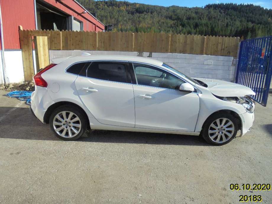 Volvo V40 2012-2019 , Motorkode: D4162T, Girkassekode: 