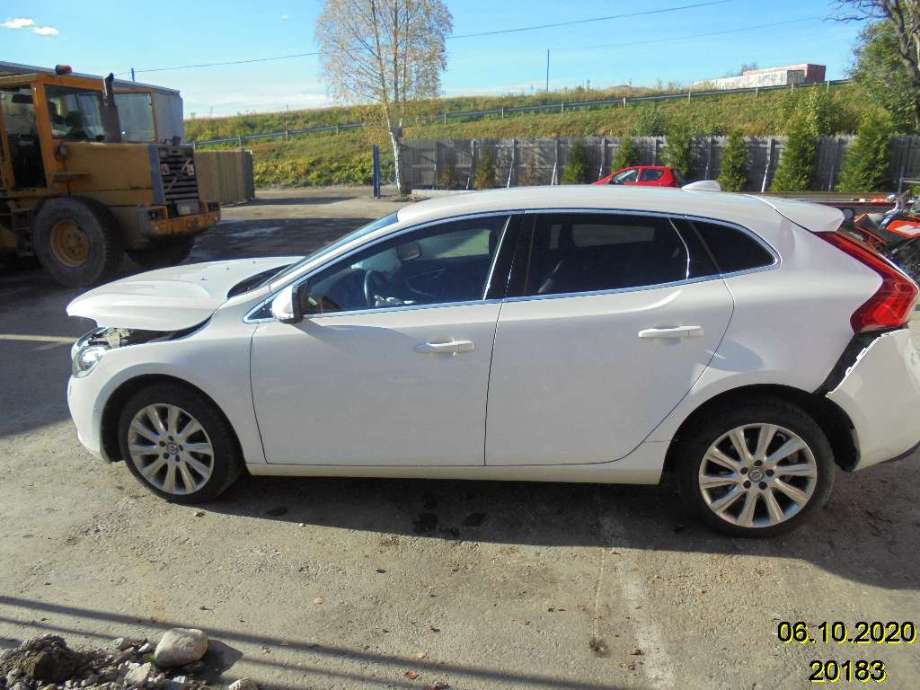 Volvo V40 2012-2019 , Motorkode: D4162T, Girkassekode: 