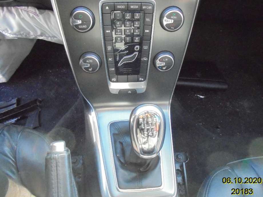 Volvo V40 2012-2019 , Motorkode: D4162T, Girkassekode: 